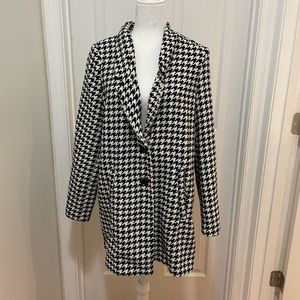 OLD Navy Women’s Black White Coat Size Medium